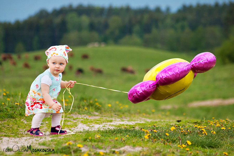 Sesja zdjÄ™ciowa w plenerze, dziecko z balonem, Olsztyn
